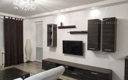 Na prenájom: 2-izbový byt s klimatizáciou, balkónom a výhľadom na zeleň – Ružinov, Ostredky