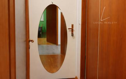 Na prenájom: 2-izbový byt s klimatizáciou, balkónom a výhľadom na zeleň – Ružinov, Ostredky