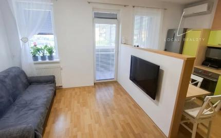 Na prenájom 2-izbový byt s klimatizáciou, balkónom a parkovaním – Most pri Bratislave