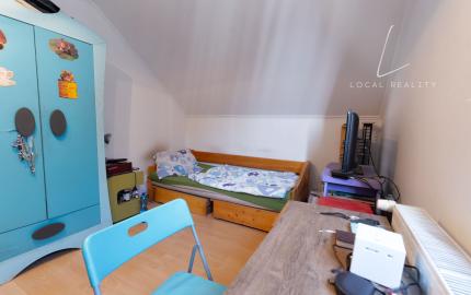 Veľký dvojgeneračný rodinný dom v krásnej oblasti, Svätý Jur, Neštich