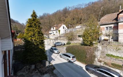 Veľký dvojgeneračný rodinný dom v krásnej oblasti, Svätý Jur, Neštich