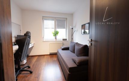 REZERVOVANÝ– 3-IZBOVÝ BYT S TERASOU, ROVINKA (JASNÁ ULICA)