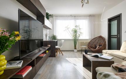 REZERVOVANÉ: Na predaj: zrekonštruovaný 3-izbový byt s balkónom v Ružinove