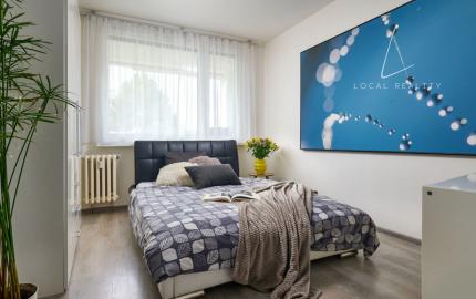 REZERVOVANÉ: Na predaj: zrekonštruovaný 3-izbový byt s balkónom v Ružinove