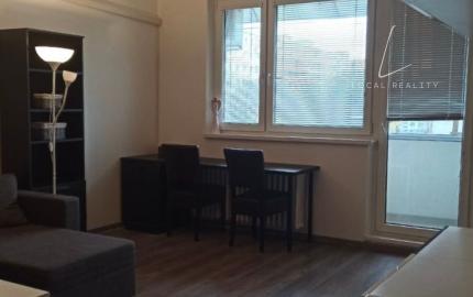 Na prenájom: Klimatizovaný 2-izbový byt s loggiou – Pečnianska ulica, Petržalka