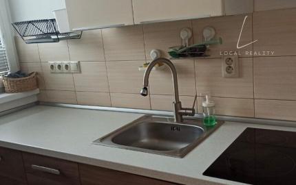 Na prenájom: Klimatizovaný 2-izbový byt s loggiou – Pečnianska ulica, Petržalka