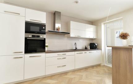 Nadštandartný 4 izbový Rodinný Dom v srdci Malého Raja, Slovenský Grob 