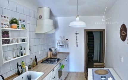 Na predaj 2-izbový byt v tehlovom dome – Ružová dolina, Ružinov