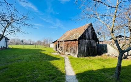 Na predaj 3 izb rodinný dom s 985m2 pozemkom v obci Kuchyňa.