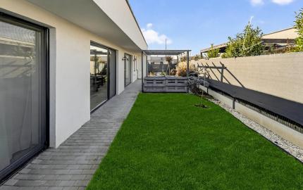  Bernolákovo- 4 izbový bungalov, novostavba, kompletne zariadený