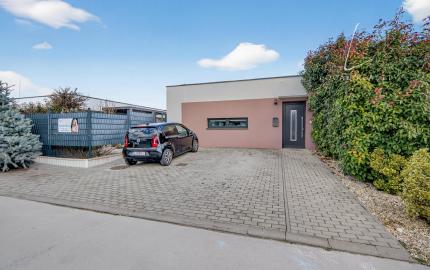  Bernolákovo- 4 izbový bungalov, novostavba, kompletne zariadený