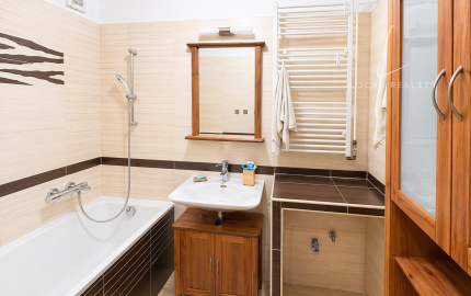 Na prenájom: Priestranný 3-izbový byt s dvoma balkónmi – Bratislava, Ružinov