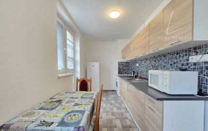 NA PREDAJ: 2 IZBOVÝ BYT V DEVÍNSKEJ NOVEJ VSI