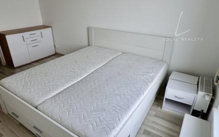 Priestranný 4izbový byt s veľkou terasou–Slnečnice Viladomy