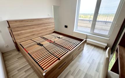 Priestranný 4izbový byt s veľkou terasou–Slnečnice Viladomy