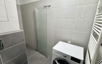 Priestranný 4izbový byt s veľkou terasou–Slnečnice Viladomy