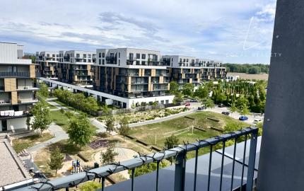 Priestranný 4izbový byt s veľkou terasou–Slnečnice Viladomy