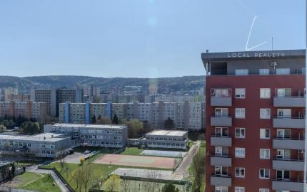 Moderný, vkusne zariadený 2-izbový byt v Dubravke