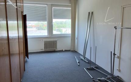 KANCELÁRSKE PRIESTORY S NÍZKYMI NÁKLADMI – BRATISLAVA, BOJNICKÁ ULICA