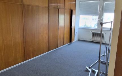 KANCELÁRSKE PRIESTORY S NÍZKYMI NÁKLADMI – BRATISLAVA, BOJNICKÁ ULICA