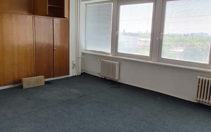 KANCELÁRSKE PRIESTORY S NÍZKYMI NÁKLADMI – BRATISLAVA, BOJNICKÁ ULICA