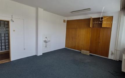 KANCELÁRSKE PRIESTORY S NÍZKYMI NÁKLADMI – BRATISLAVA, BOJNICKÁ ULICA