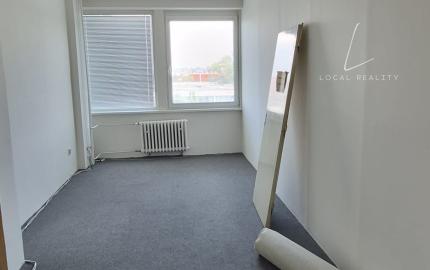 KANCELÁRSKE PRIESTORY S NÍZKYMI NÁKLADMI – BRATISLAVA, BOJNICKÁ ULICA