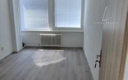 KANCELÁRSKE PRIESTORY S NÍZKYMI NÁKLADMI – BRATISLAVA, BOJNICKÁ ULICA