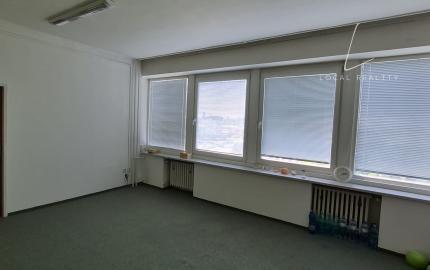 KANCELÁRSKE PRIESTORY S NÍZKYMI NÁKLADMI – BRATISLAVA, BOJNICKÁ ULICA