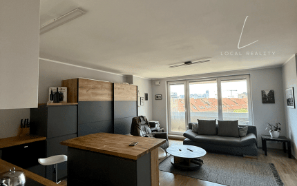 Svetlý 1-izbový apartmán s veľkým južným balkónom v rezidencii PREMIÈRE