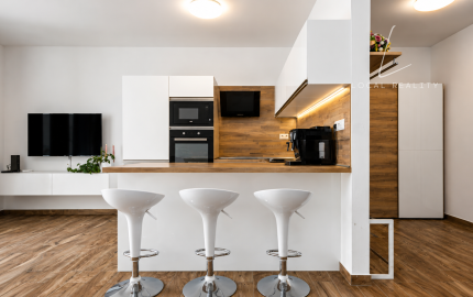 PRENÁJOM | Moderný 2-izbový byt s balkónom | Nová Dedinka