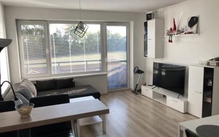 Prenájom - moderný 2-izbový byt s balkónom a parkovaním