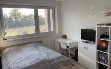 Prenájom - moderný 2-izbový byt s balkónom a parkovaním