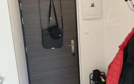 Prenájom - moderný 2-izbový byt s balkónom a parkovaním