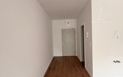 PREDAJ | Nový 1-izbový apartmán s terasou v projekte VERDENA