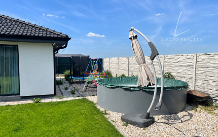 MODERNÝ 4-IZBOVÝ RODINNÝ DOM S POZEMKOM 580 m² |