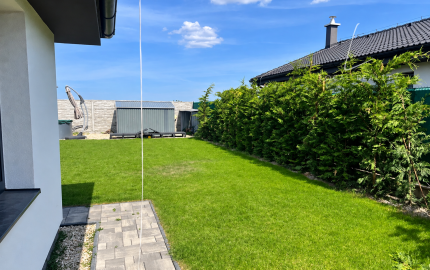MODERNÝ 4-IZBOVÝ RODINNÝ DOM S POZEMKOM 580 m² |