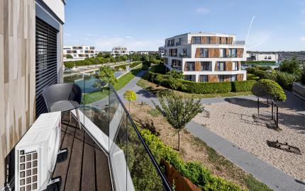 Moderný 3-izbový byt s 2 balkónmi a 2 parkovacími miestami