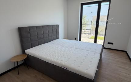 MODERNÝ 4-IZBOVÝ BUNGALOV NA PRENÁJOM – HVIEZDOSLAVOV RESIDENCE