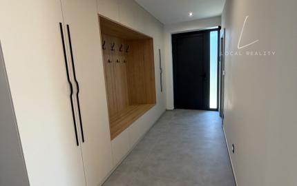 MODERNÝ 4-IZBOVÝ BUNGALOV NA PRENÁJOM – HVIEZDOSLAVOV RESIDENCE