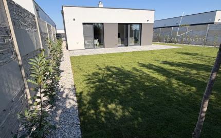 MODERNÝ 4-IZBOVÝ BUNGALOV NA PRENÁJOM – HVIEZDOSLAVOV RESIDENCE