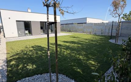 MODERNÝ 4-IZBOVÝ BUNGALOV NA PRENÁJOM – HVIEZDOSLAVOV RESIDENCE