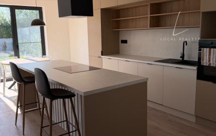MODERNÝ 4-IZBOVÝ BUNGALOV NA PRENÁJOM – HVIEZDOSLAVOV RESIDENCE