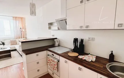 Svetlý 2-izbový byt s loggiou a parkovaním | Petržalka