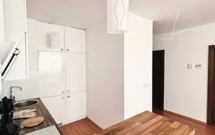 Svetlý 2-izbový byt s loggiou a parkovaním | Petržalka