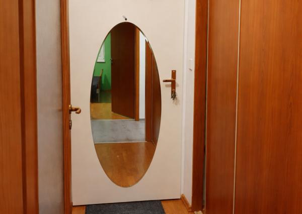 Na prenájom: 2-izbový byt s klimatizáciou, balkónom a výhľadom na zeleň – Ružinov, Ostredky