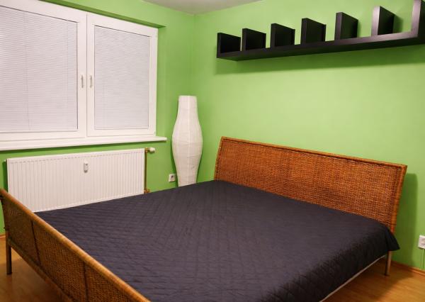 Na prenájom: 2-izbový byt s klimatizáciou, balkónom a výhľadom na zeleň – Ružinov, Ostredky