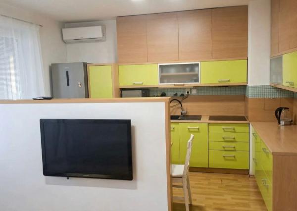 Na prenájom 2-izbový byt s klimatizáciou, balkónom a parkovaním – Most pri Bratislave