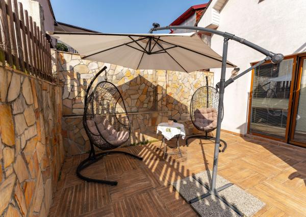 Veľký dvojgeneračný rodinný dom v krásnej oblasti, Svätý Jur, Neštich