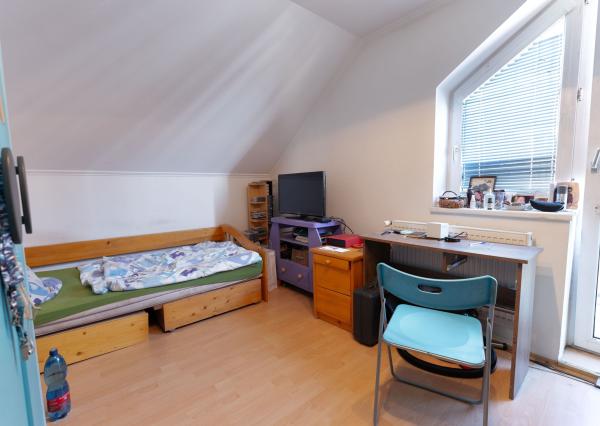 Veľký dvojgeneračný rodinný dom v krásnej oblasti, Svätý Jur, Neštich